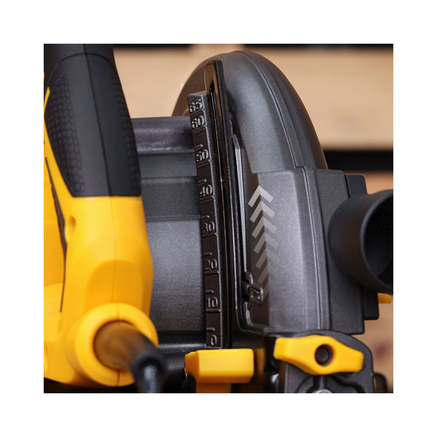 TOUGH MASTER® Circular Saw 1400 W 220-240V 185mm With Parallel Guide & Vacuum Cleaner Adaptor, Blade Diameter ø 185 X ø 20 X 2,5 Mm - Image 8