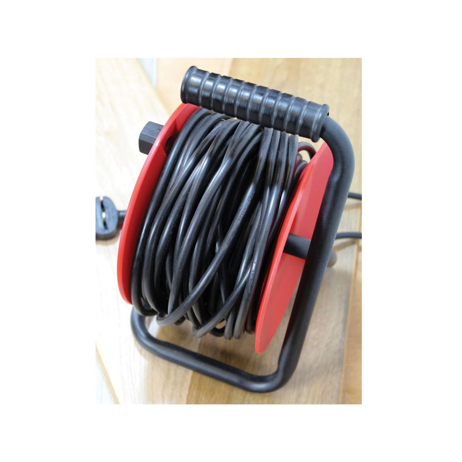 Faithfull FPPCR25M 13A 2-Socket 25m Open Drum Cable Reel 240V - Image 5