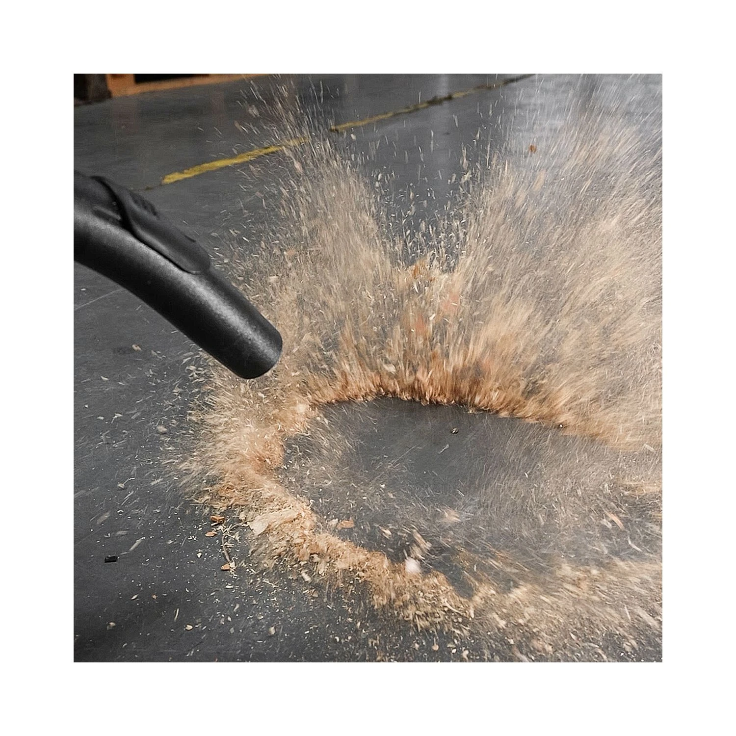 TOUGH MASTER® Circular Saw 1400 W 220-240V 185mm With Parallel Guide & Vacuum Cleaner Adaptor + 18L Wet & Dry Vacuum Cleaner - Image 12